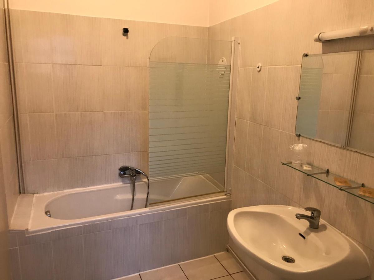 Châteauroux Hotel De La Gare מראה חיצוני תמונה